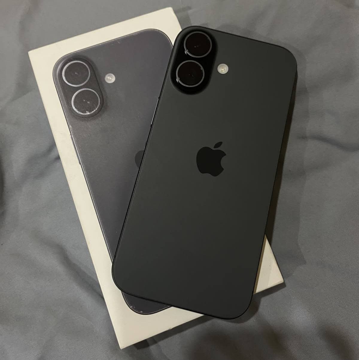 Apple iPhone 16 (128 GB) - Preto